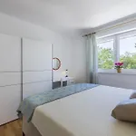 Ana For 12 Person With 6 Bedrooms & Private Pool Labin (Istria)