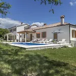 Ana For 12 Person With 6 Bedrooms & Private Pool Βίλα Labin (Istria)