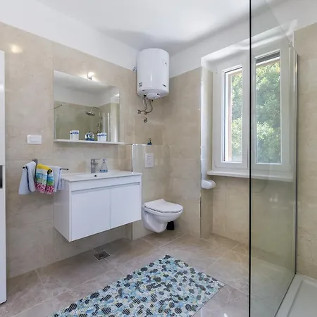 Ana For 12 Person With 6 Bedrooms & Private Pool *