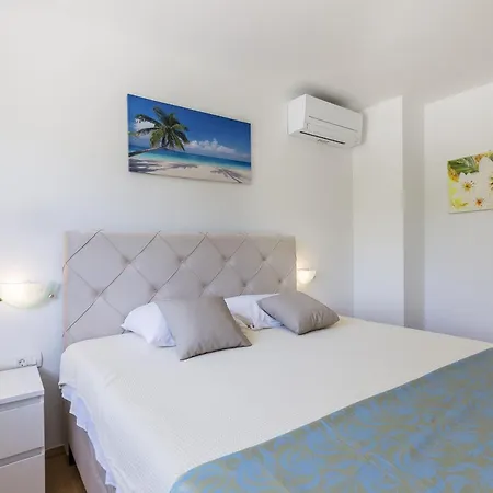 Ana For 12 Person With 6 Bedrooms & Private Pool *