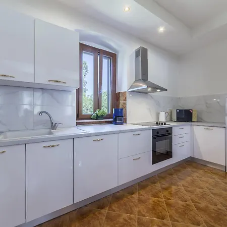 Villa Ana For 12 Person With 6 Bedrooms & Private Pool Labin (Istria)