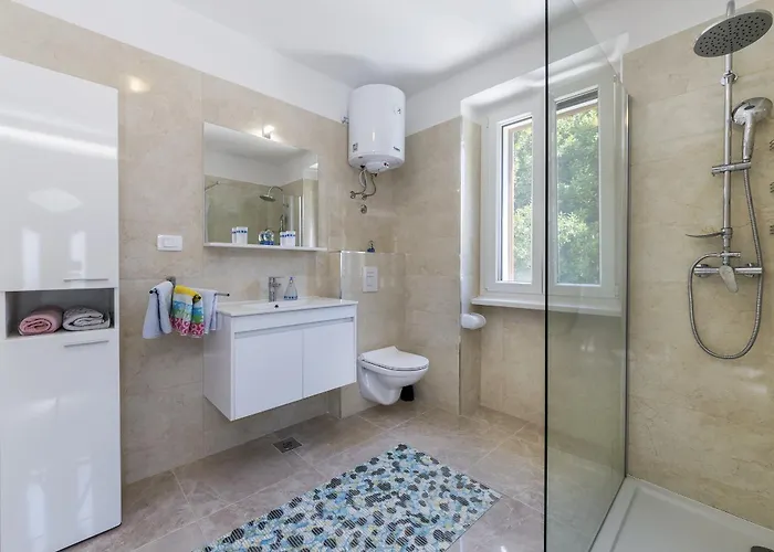 Ana For 12 Person With 6 Bedrooms & Private Pool *