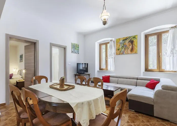 Ana For 12 Person With 6 Bedrooms & Private Pool * Labin (Istria)