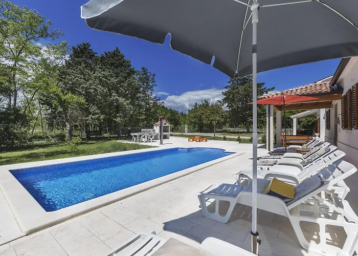 Ana For 12 Person With 6 Bedrooms & Private Pool